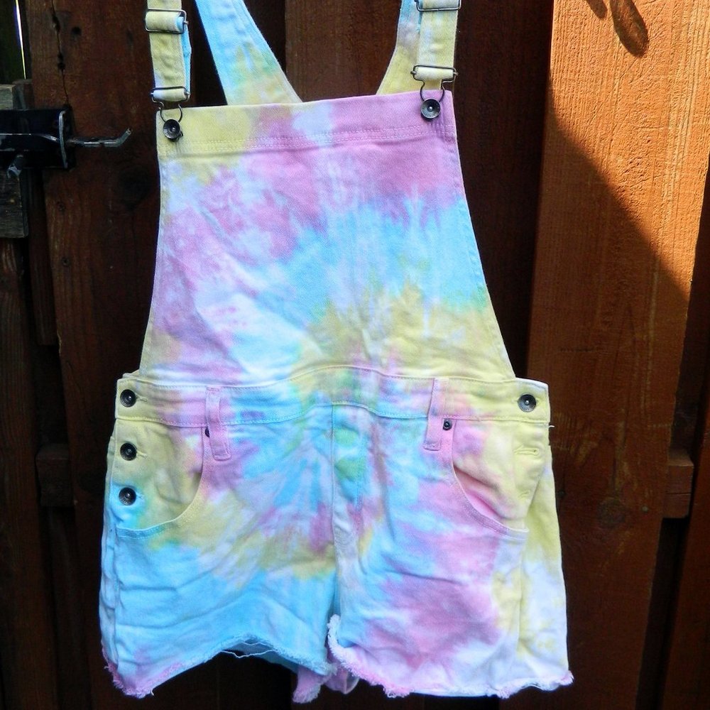 Blackheart Rainbow Tie-Dye Short Overalls Hot Topic Shorts Juniors Size 13